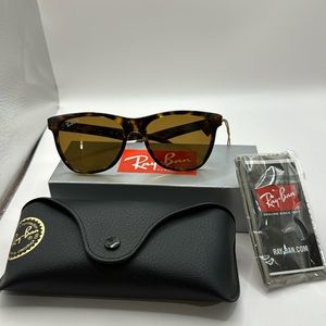 Ray Ban NEW . Light Havana .